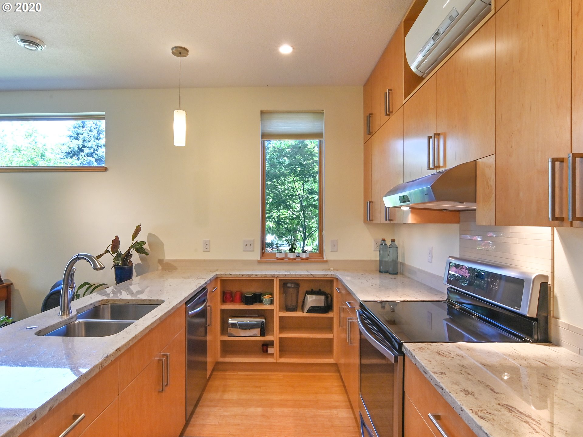 2712 Friendly Street Eugene, OR 97405 - Photo 4 of 32