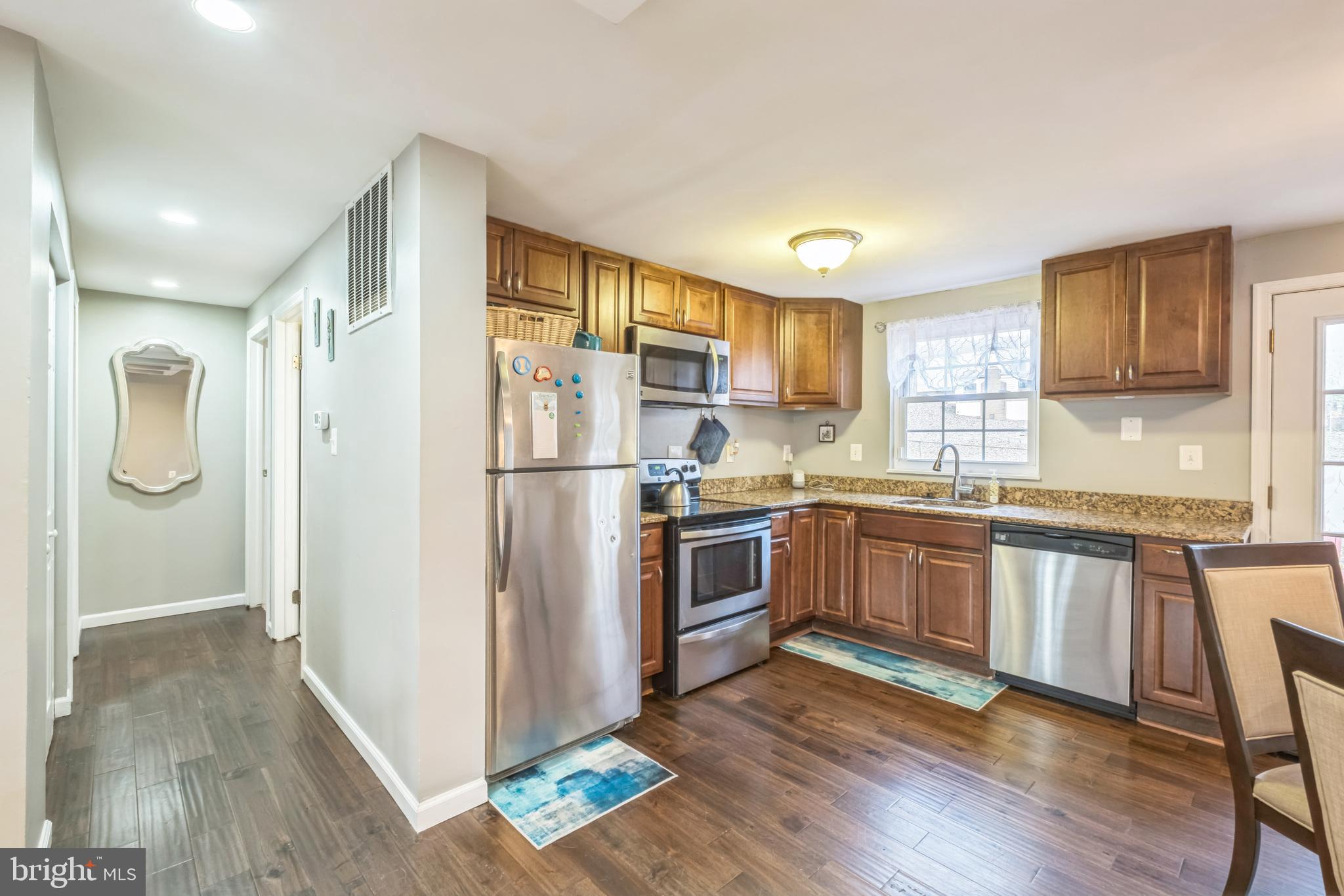 12702 Applecross Drive Clinton, MD 20735 - Photo 9 of 27