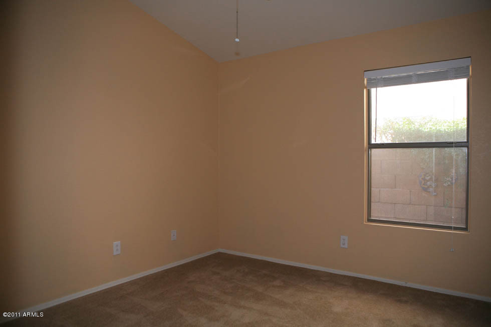 4711 East Weaver Road Phoenix, AZ 85050 - Photo 15 of 24 3rd Bedroom