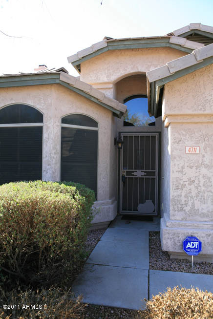 4711 East Weaver Road Phoenix, AZ 85050 - Photo 2 of 24 Entry