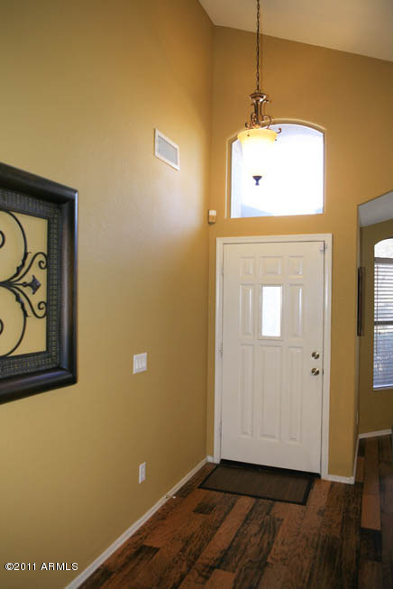 4711 East Weaver Road Phoenix, AZ 85050 - Photo 3 of 24 Foyer