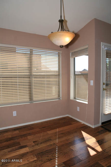 4711 East Weaver Road Phoenix, AZ 85050 - Photo 10 of 24 Breakfast Area