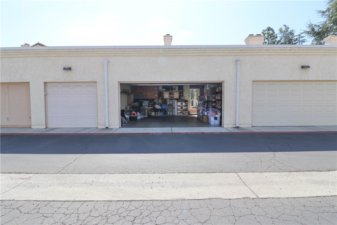 730 Breeze Hill Road, Unit 230 Vista, CA 92081 - Photo 33 of 40 a view of living room