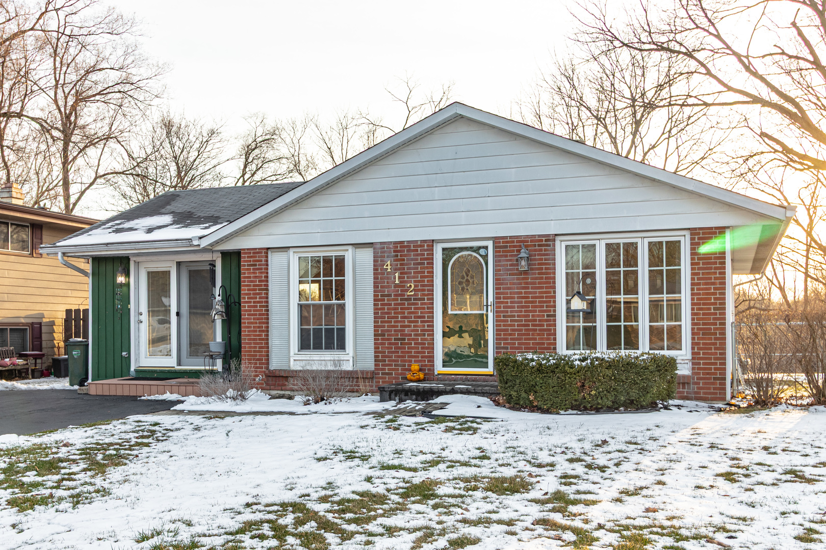 412 Northgate Road Lindenhurst, IL 60046 - Photo 2 of 24