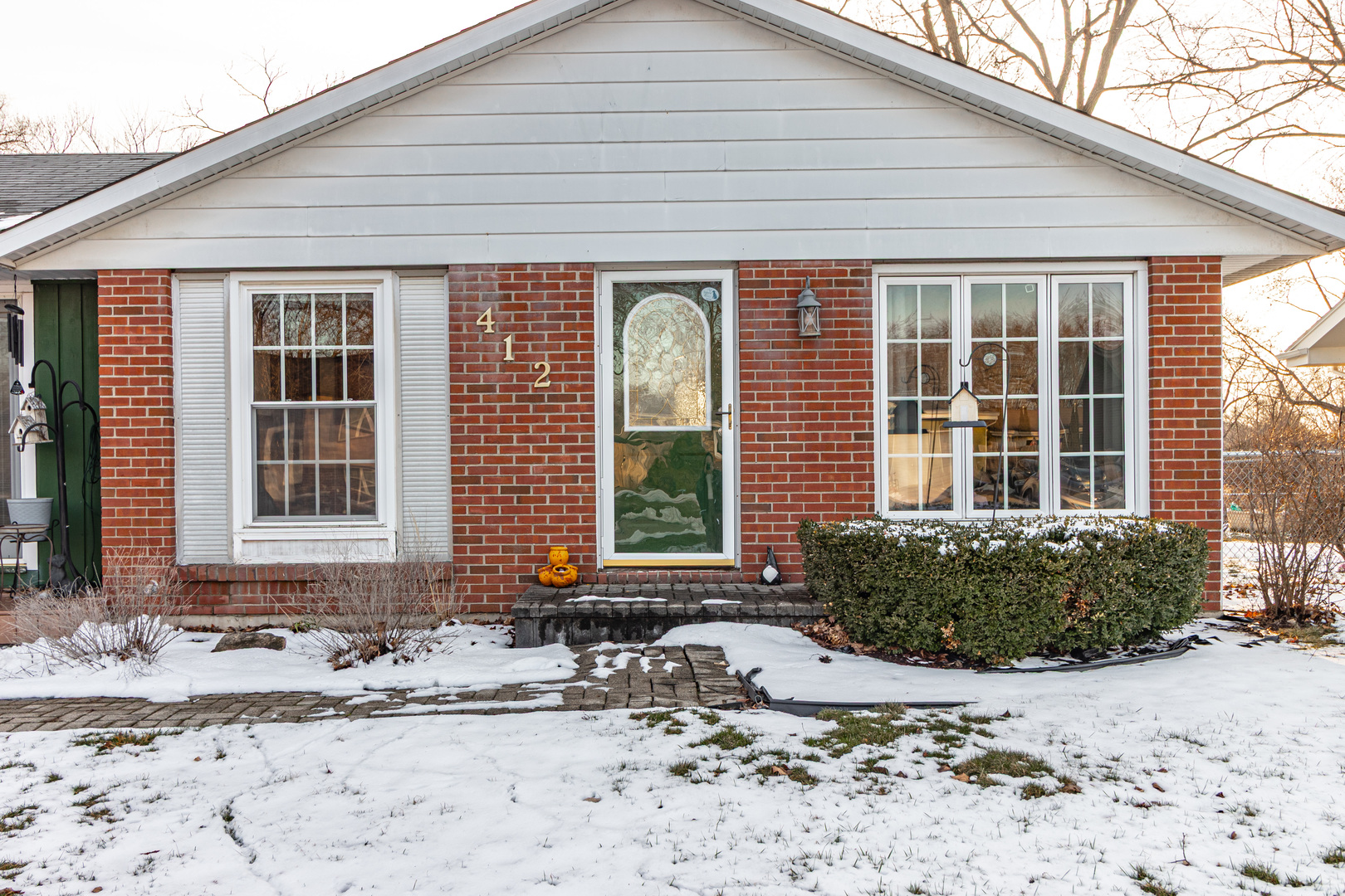 412 Northgate Road Lindenhurst, IL 60046 - Photo 3 of 24