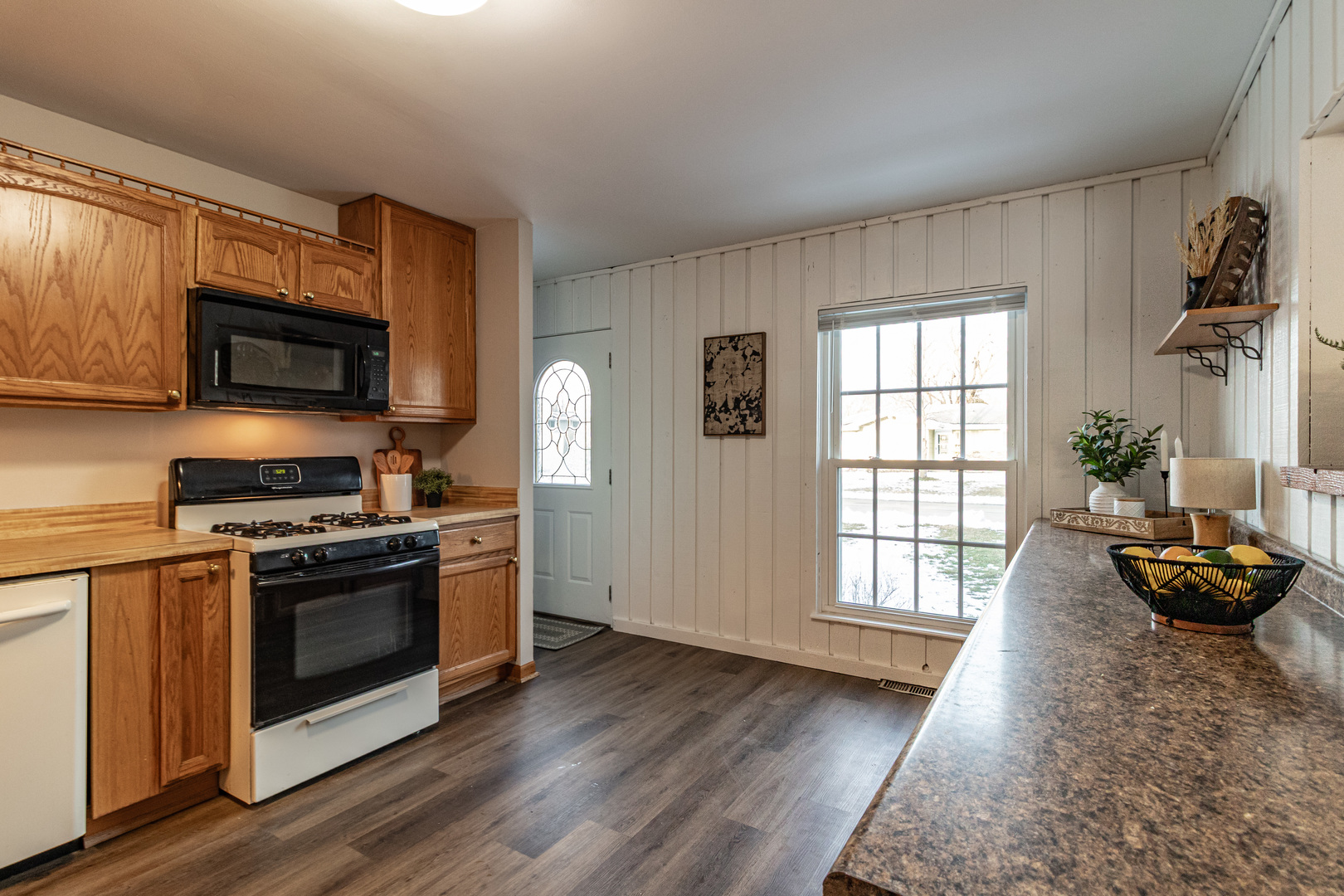 412 Northgate Road Lindenhurst, IL 60046 - Photo 8 of 24