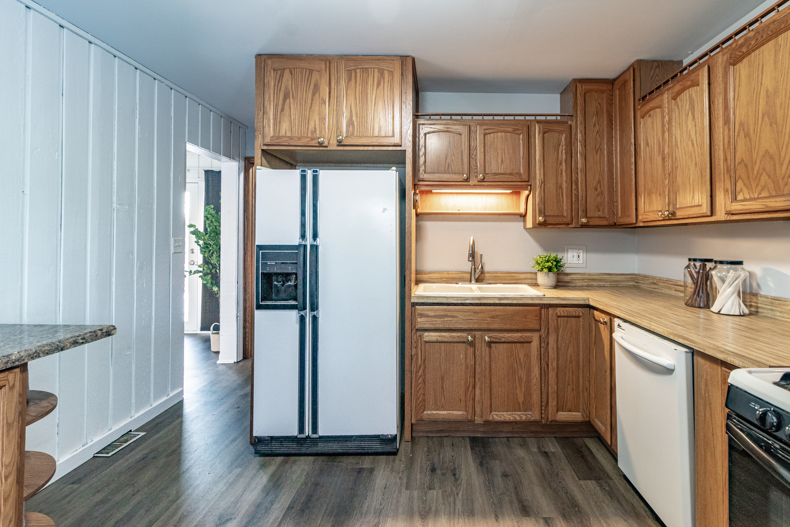 412 Northgate Road Lindenhurst, IL 60046 - Photo 9 of 24