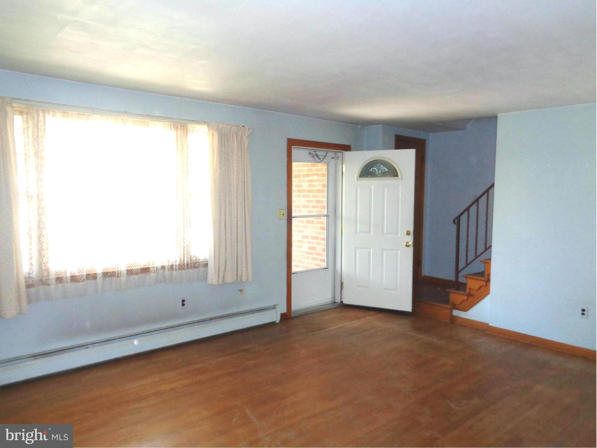 1525 Orlando Road Baltimore, MD 21234 - Photo 4 of 30 Living Room