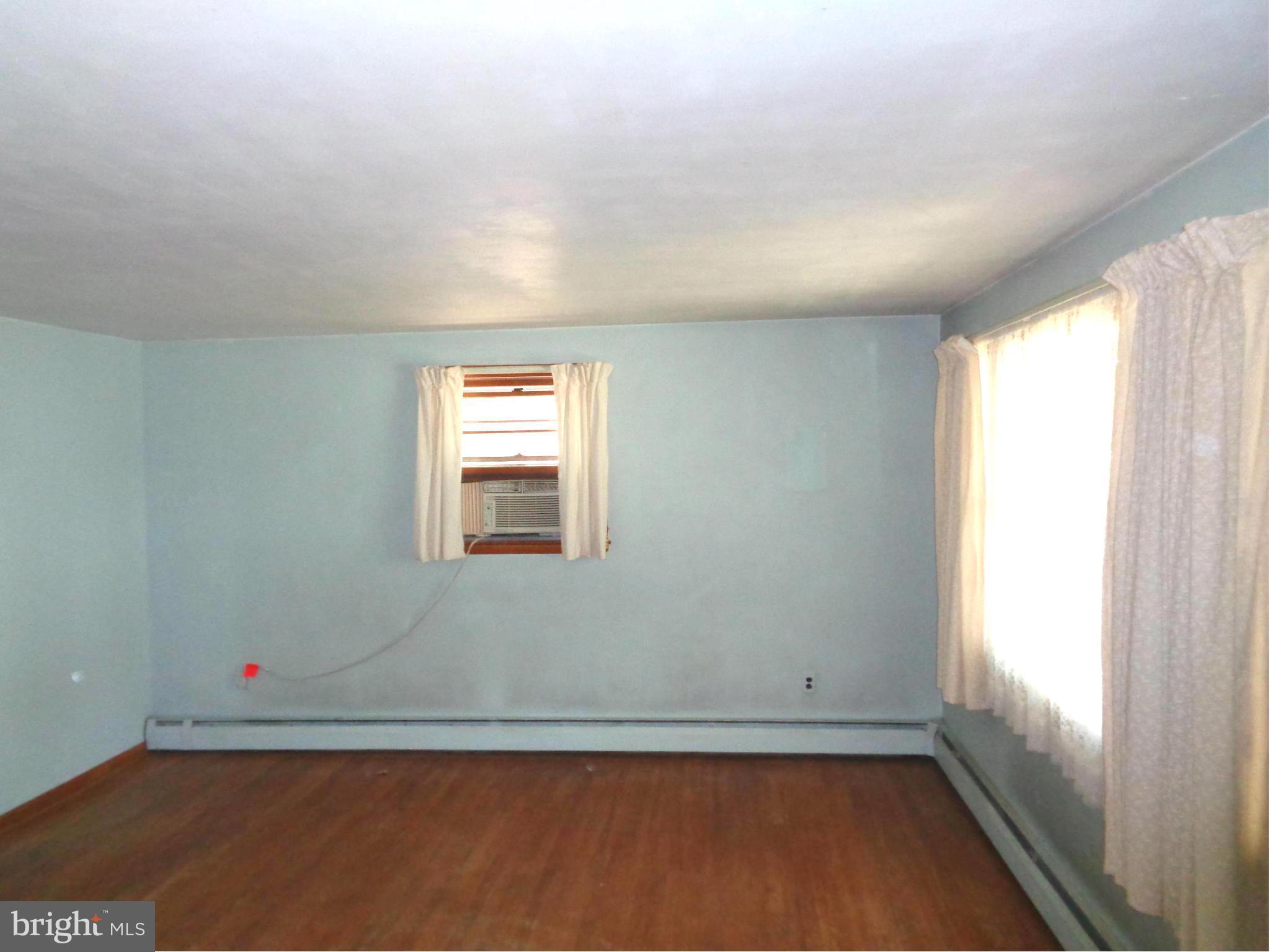 1525 Orlando Road Baltimore, MD 21234 - Photo 5 of 30 Living Room