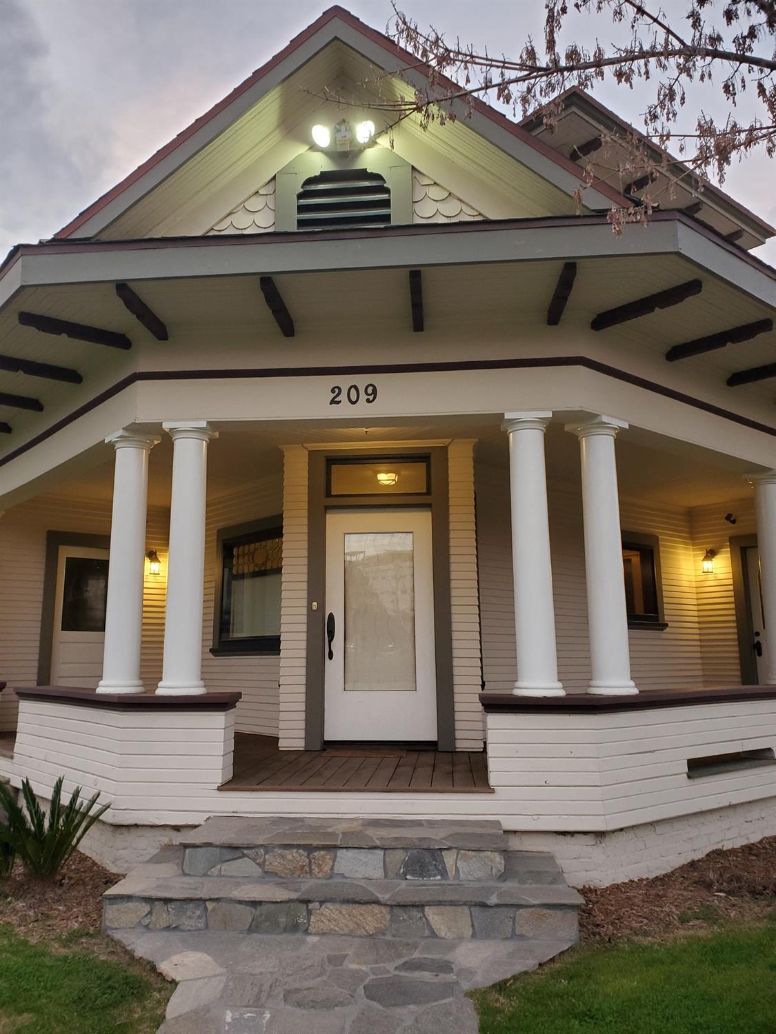 a view of a entryway of the house