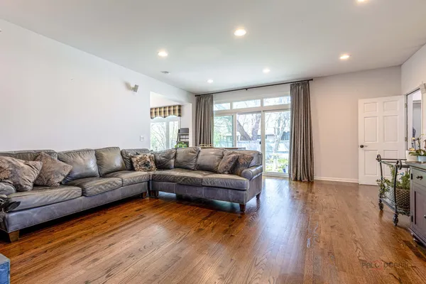 $1,190,400 | 3031 Farner Court, Deerfield, IL 60015