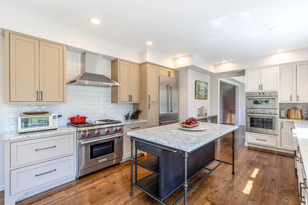 $1,190,400 | 3031 Farner Court, Deerfield, IL 60015