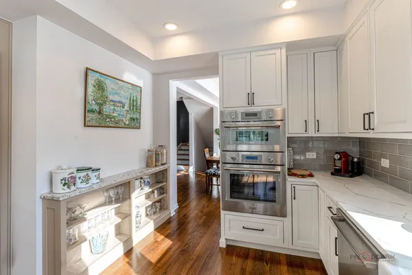 $1,190,400 | 3031 Farner Court, Deerfield, IL 60015