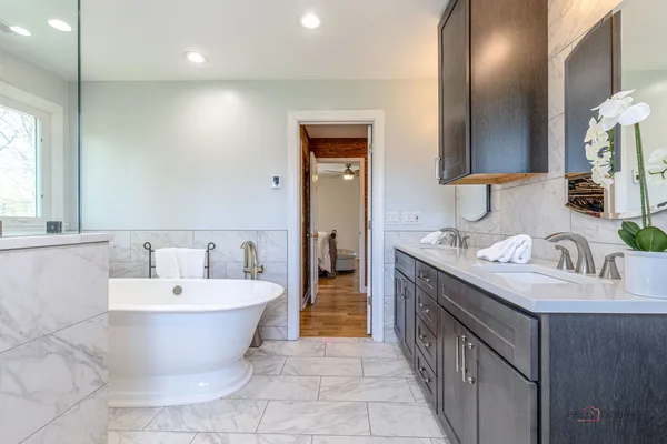 $1,190,400 | 3031 Farner Court, Deerfield, IL 60015
