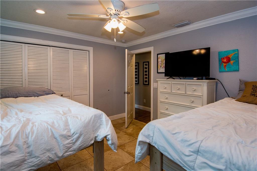8931 Southwest Avocado Lane Stuart, FL 34997 - Photo 32 of 54 Gallery Image 32
