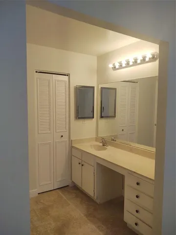 $2,100 | 9 Royal Palm Way, Unit 201, Boca Raton, FL 33432