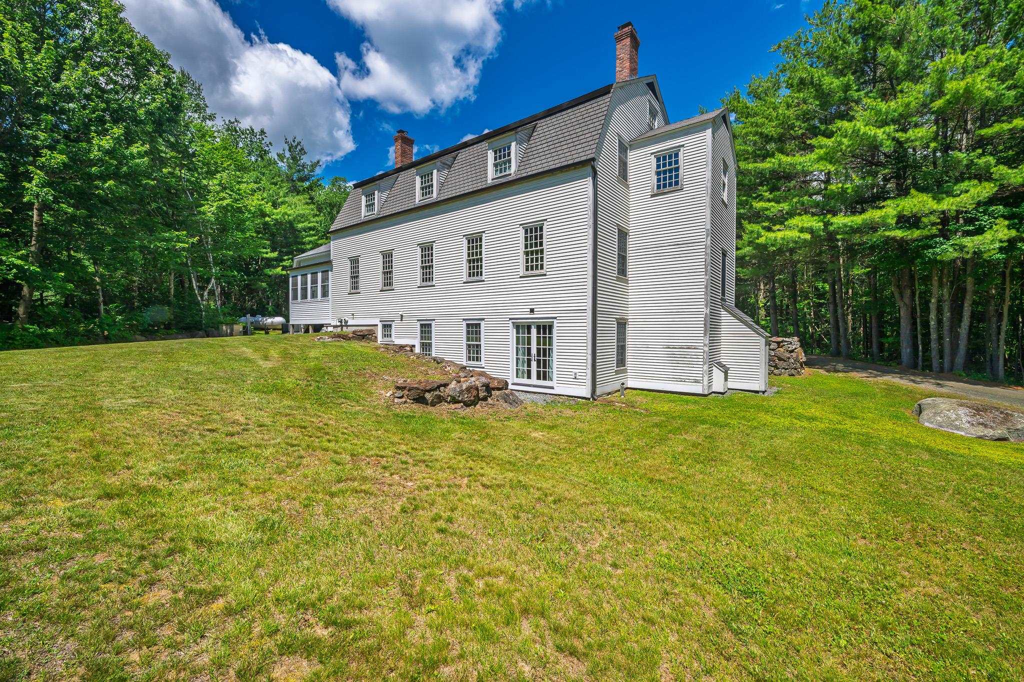 1502 King Hill Road New London, NH 03257 - Photo 5 of 59