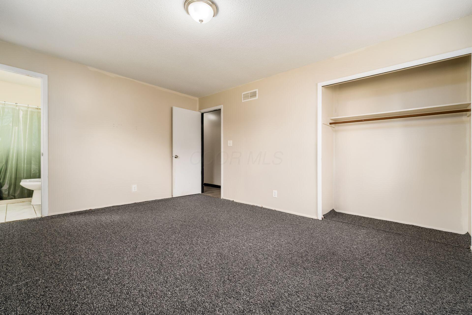 2594 Hubbell Road Columbus, OH 43232 - Photo 17 of 26 Primary Suite