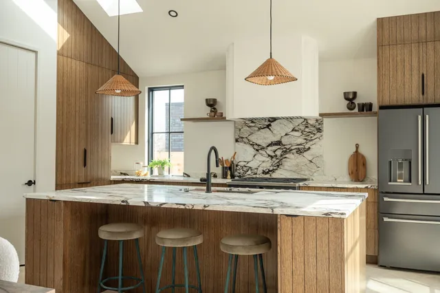 $2,250,000 | 2015 Holland Avenue, Austin, TX 78704