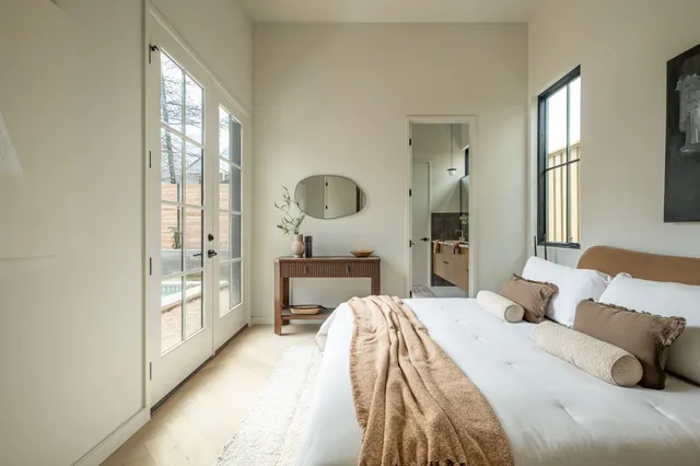 $2,250,000 | 2015 Holland Avenue, Austin, TX 78704