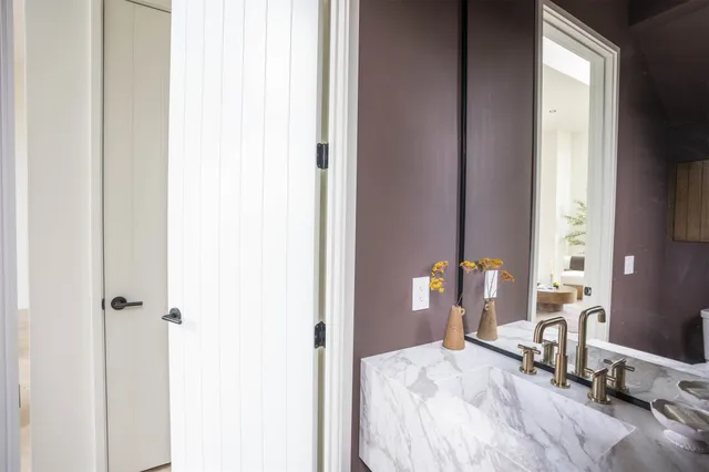 $2,250,000 | 2015 Holland Avenue, Austin, TX 78704