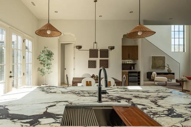 $2,250,000 | 2015 Holland Avenue, Austin, TX 78704