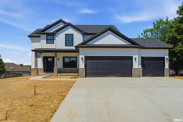 $499,900 | 256 Karagen Circle, Germantown Hills, IL 61548