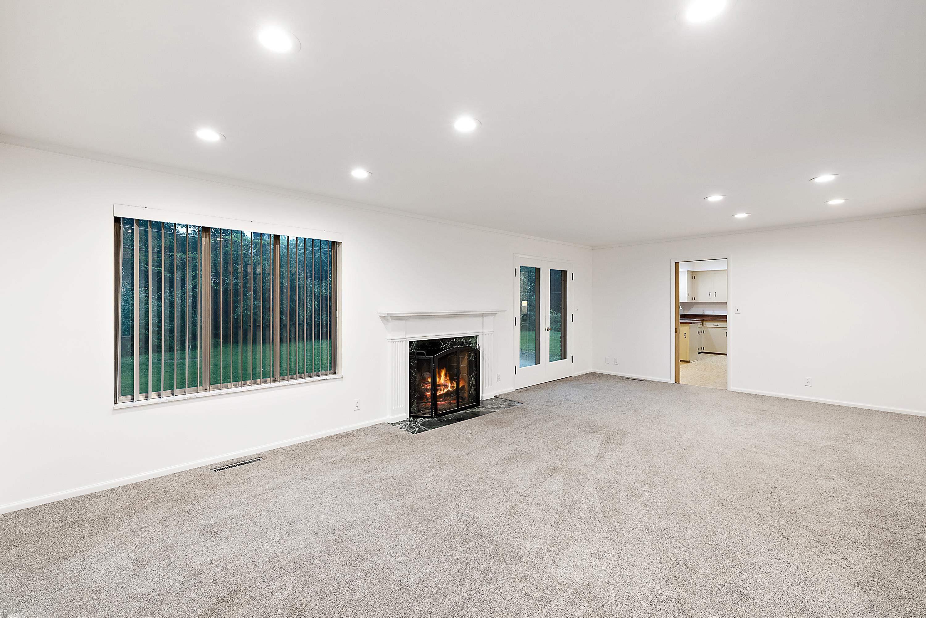 426 Barclay Road Grosse Pointe, MI 48236 - Photo 6 of 38 Living Room