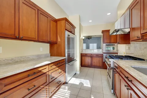 $859,000 | 1 Douglass Green, Unit 1, Woburn, MA 01801