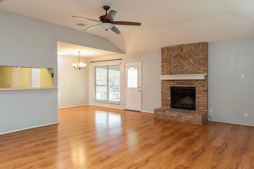 2318 Colonial Ridge Drive Friendswood, TX 77546 - Photo 6 of 24 Family Room
