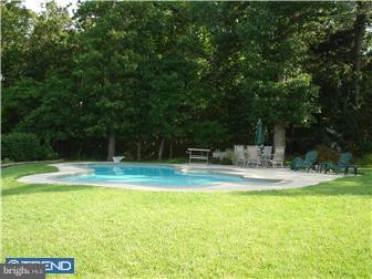 518 Riggs Avenue Berlin, NJ 08009 - Photo 11 of 12 Exterior Back
