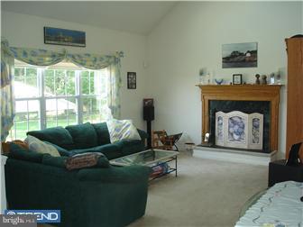 518 Riggs Avenue Berlin, NJ 08009 - Photo 5 of 12 Family Room