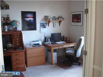 518 Riggs Avenue Berlin, NJ 08009 - Photo 6 of 12 Office / Study