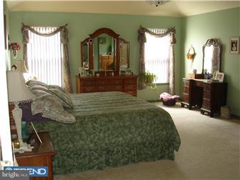 518 Riggs Avenue Berlin, NJ 08009 - Photo 9 of 12 Bedroom - Main