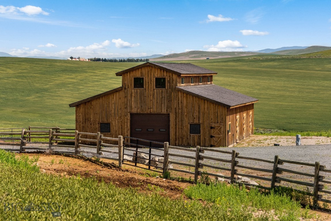 26 Dalesview Three Forks, MT 59752 - Photo 21 of 51 Barn