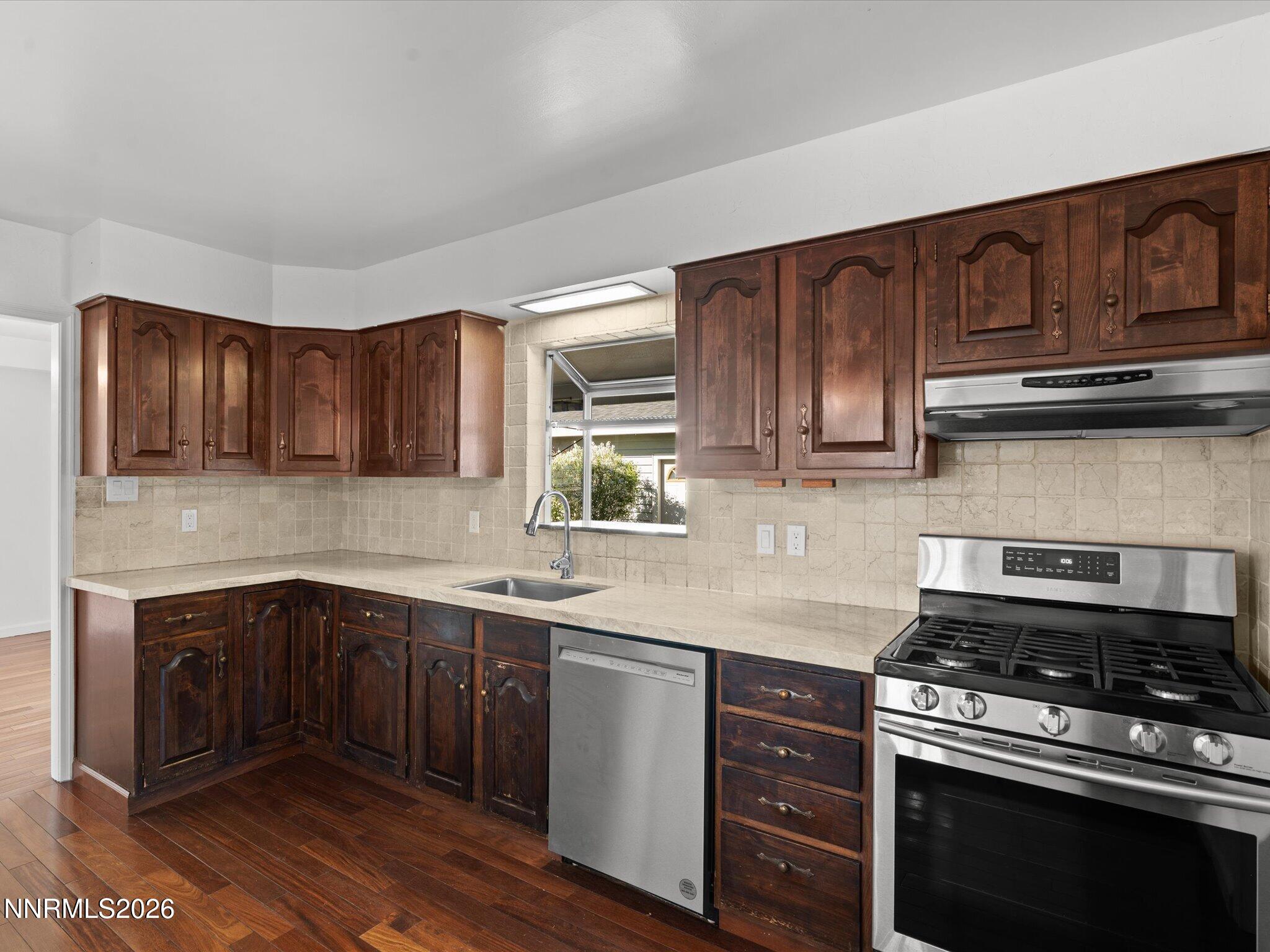 995 Bates Avenue Reno, NV 89502 - Photo 15 of 43 15-995 Bates Ave-118