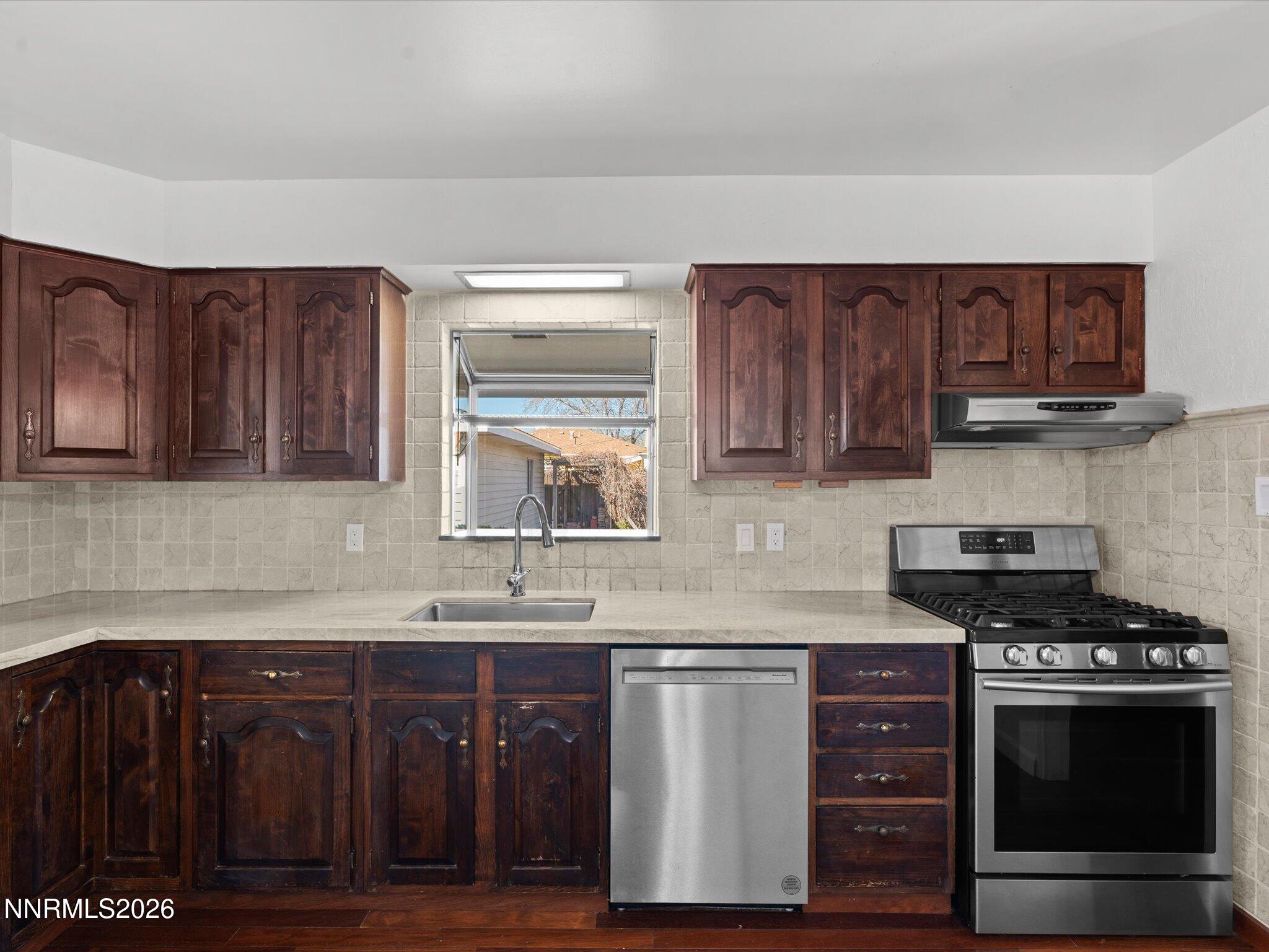 995 Bates Avenue Reno, NV 89502 - Photo 16 of 43 16-995 Bates Ave-119