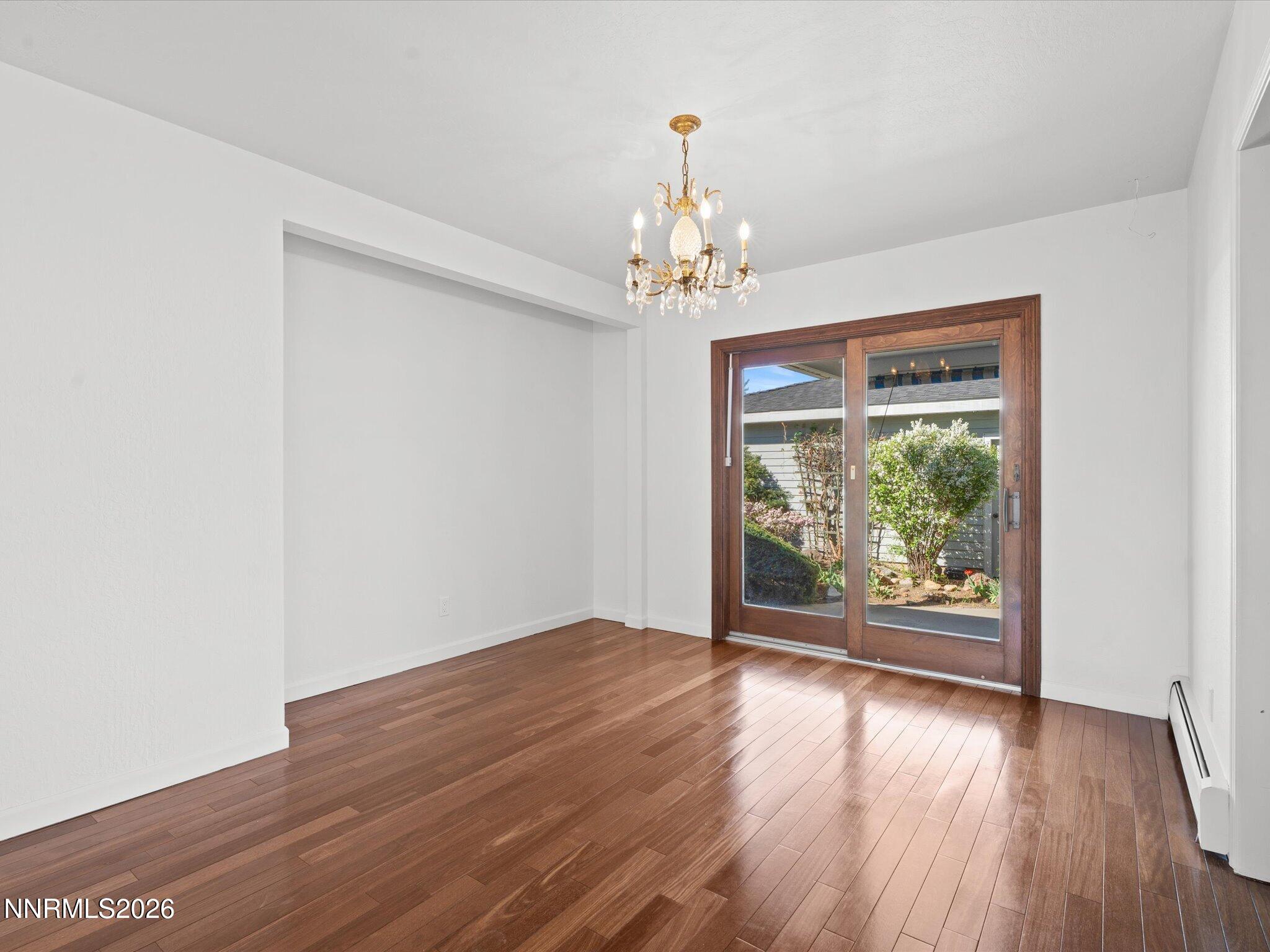 995 Bates Avenue Reno, NV 89502 - Photo 21 of 43 21-995 Bates Ave-128