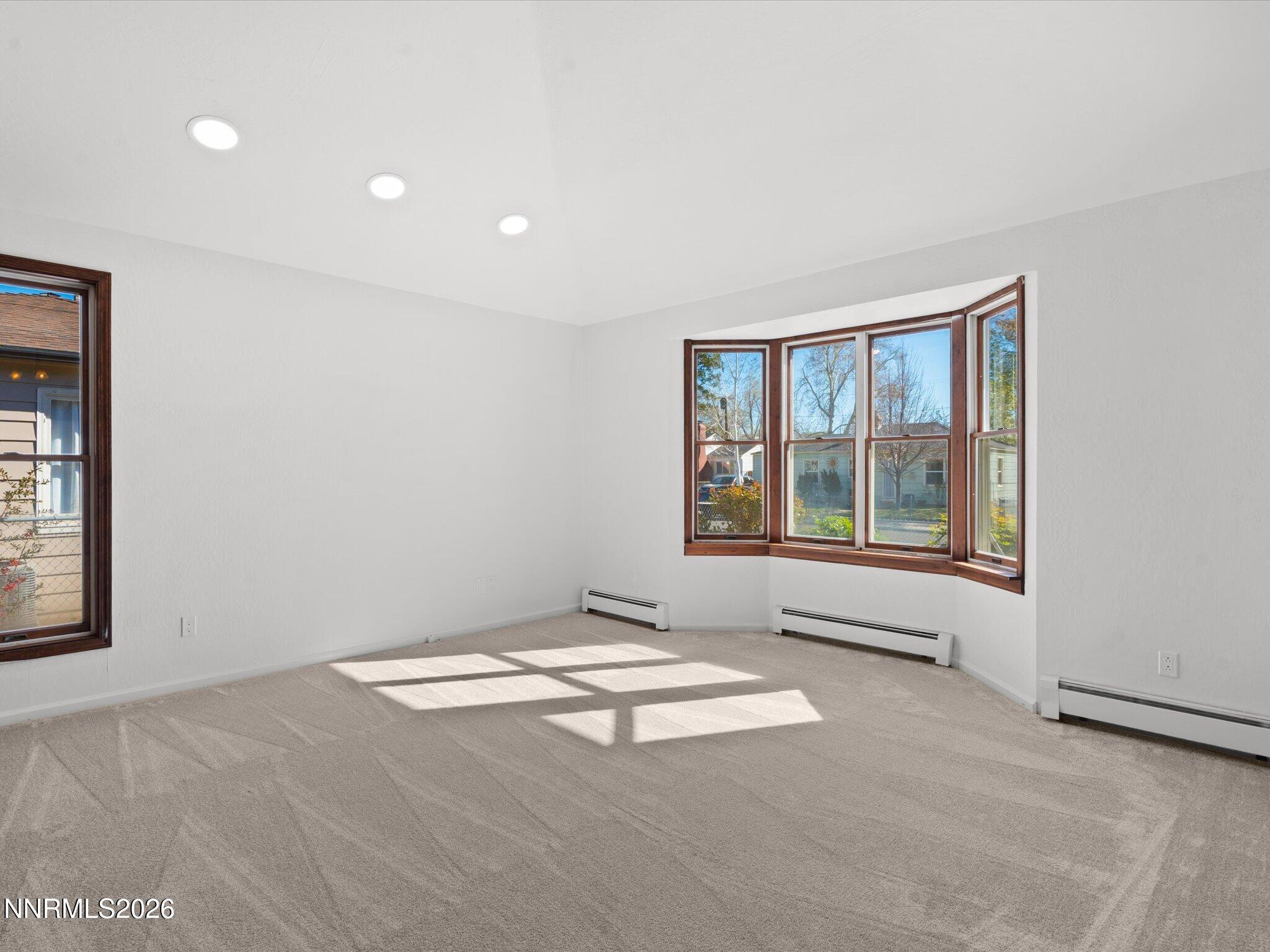 995 Bates Avenue Reno, NV 89502 - Photo 5 of 43 04-995 Bates Ave-104