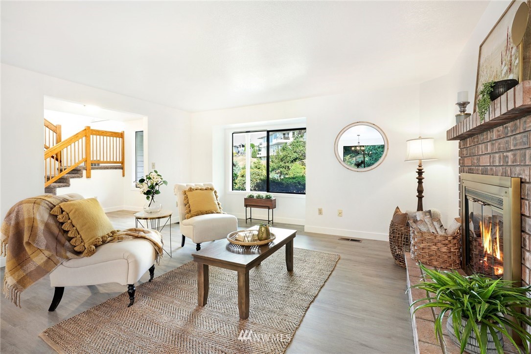 4926 Dover Street Everett, WA 98203 - Photo 3 of 32