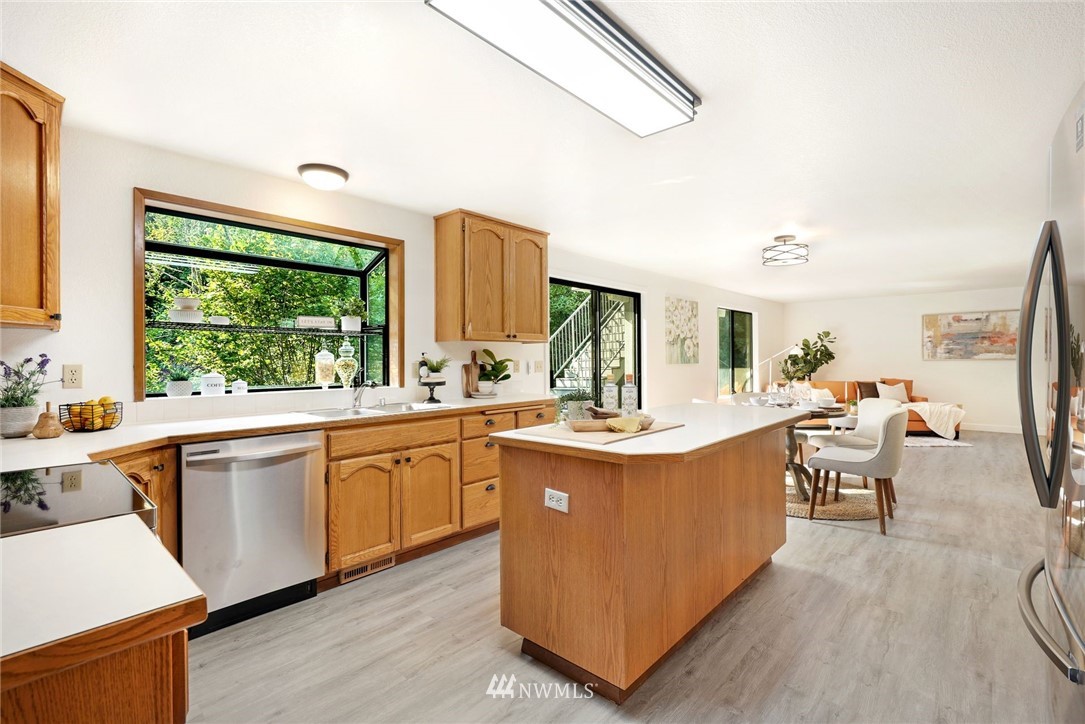 4926 Dover Street Everett, WA 98203 - Photo 7 of 32