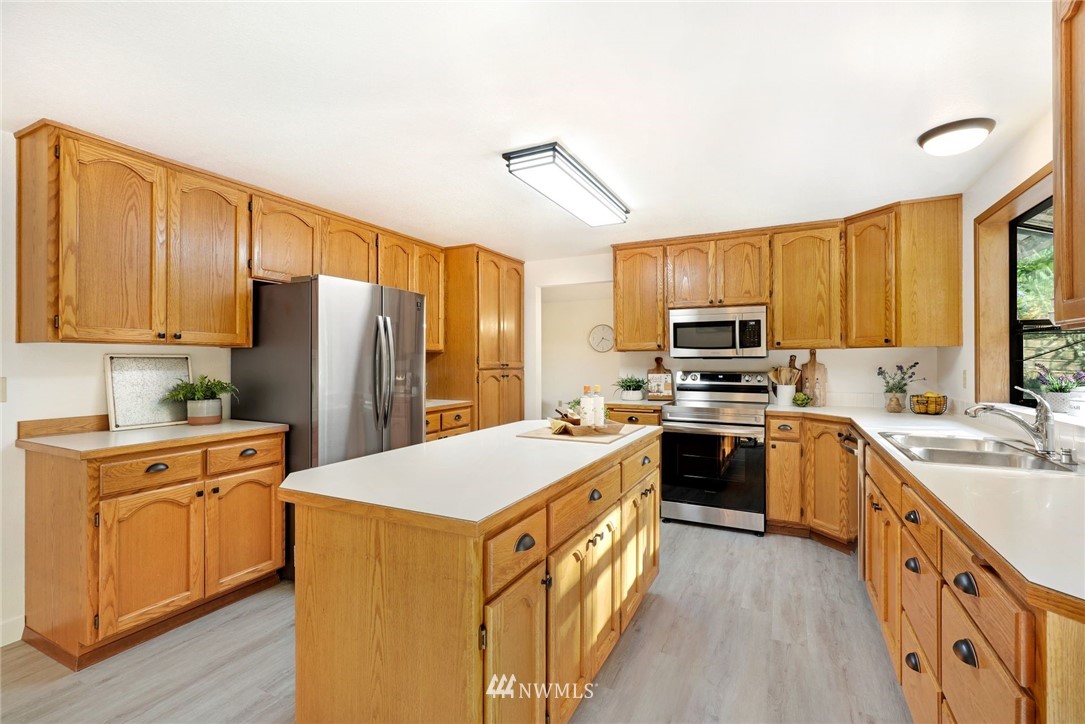 4926 Dover Street Everett, WA 98203 - Photo 10 of 32