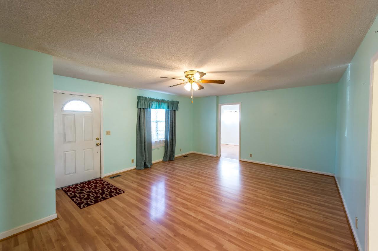 4202 Greenbriar Road Chattanooga, TN 37412 - Photo 2 of 23 3