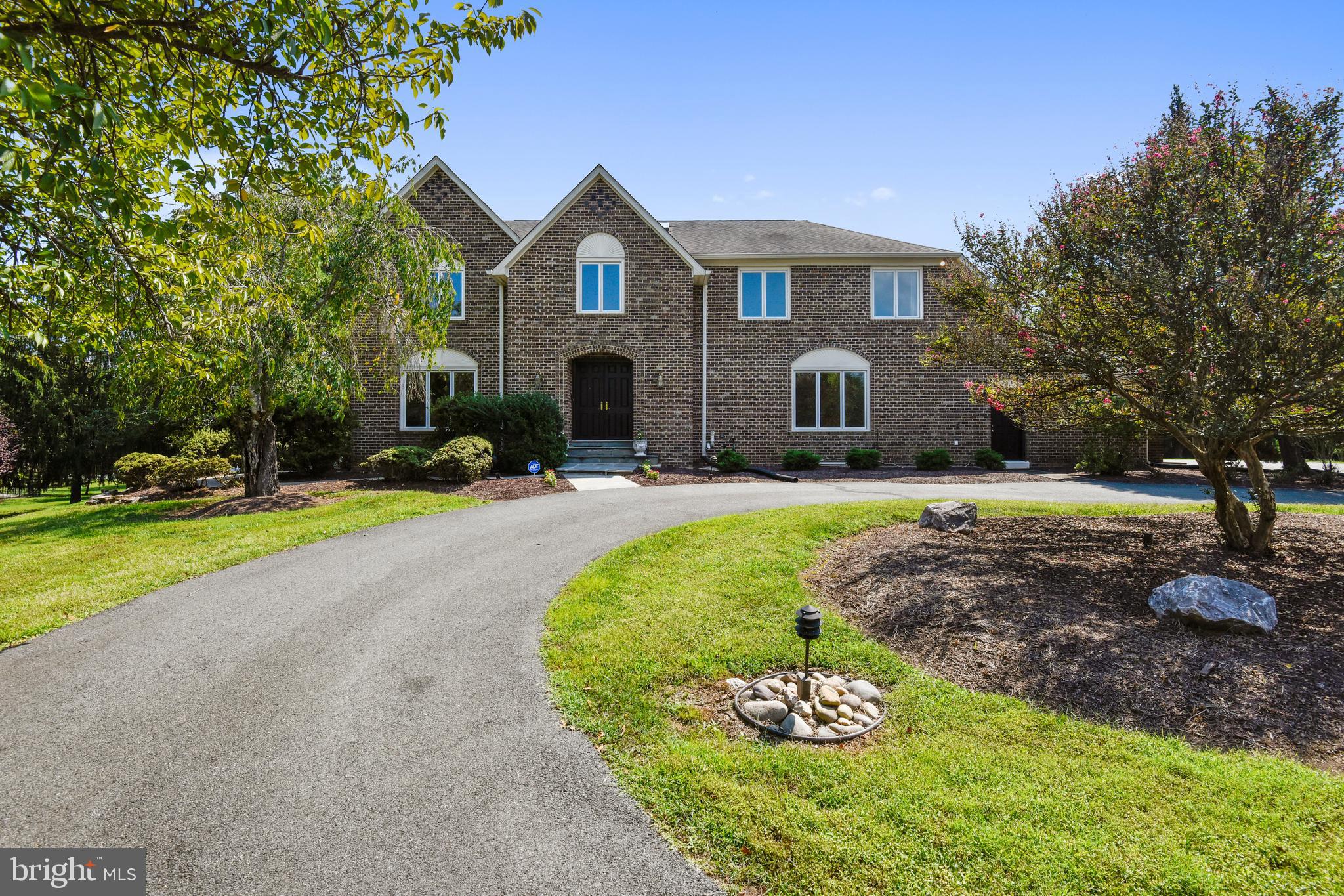 10922 Brent Road Potomac, MD 20854 - Photo 2 of 36