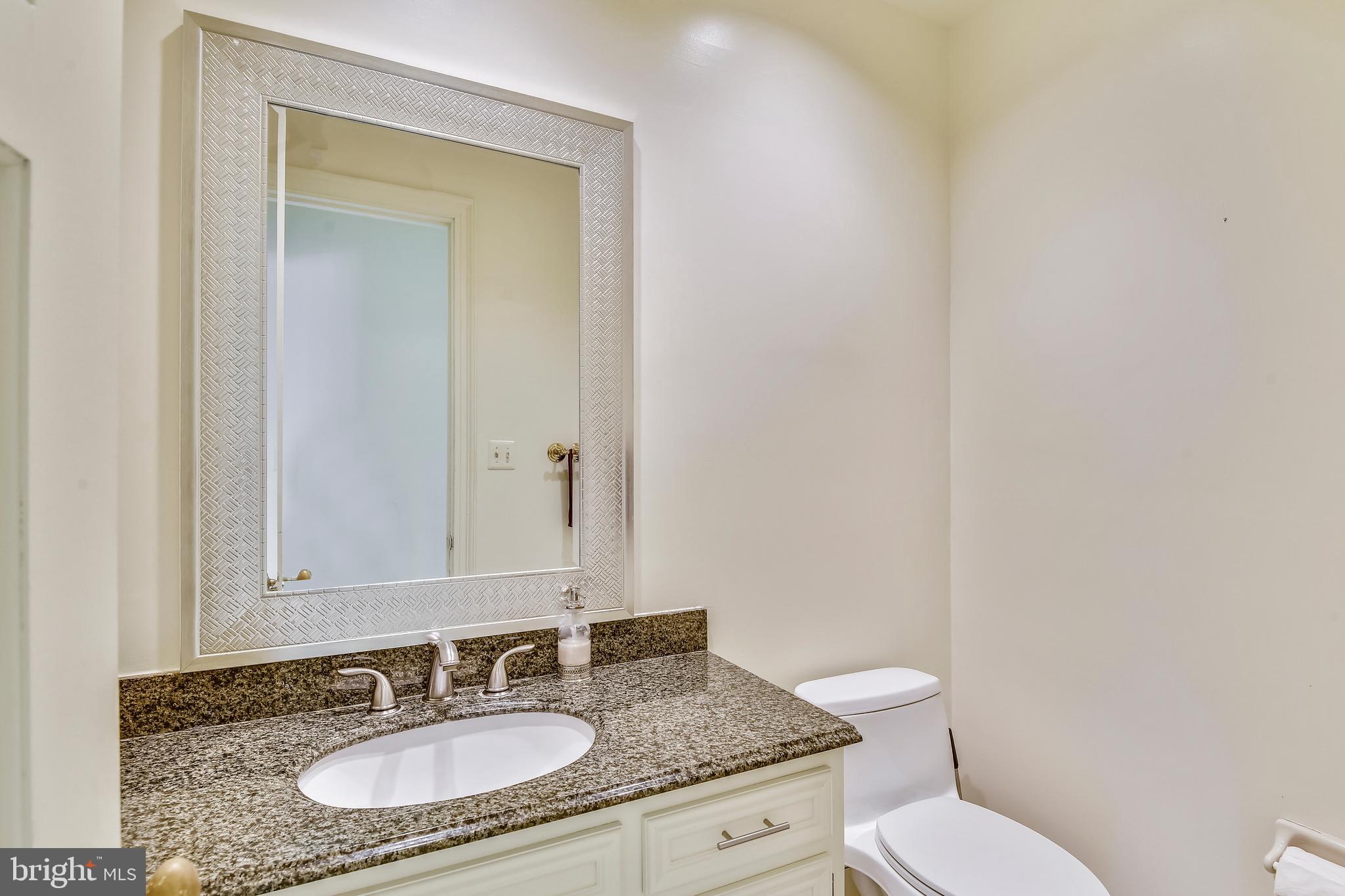 10922 Brent Road Potomac, MD 20854 - Photo 13 of 36 Formal Powder Room