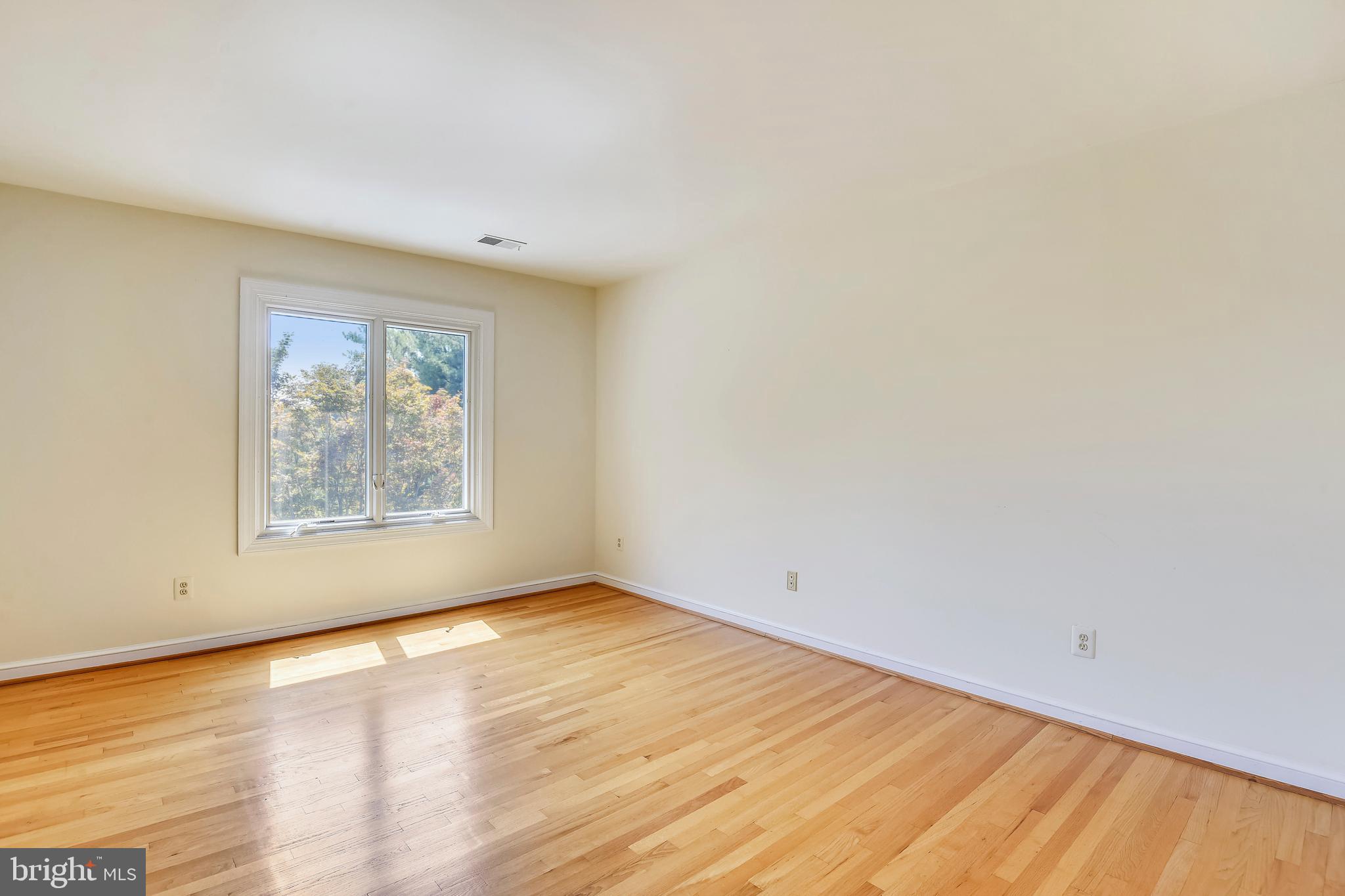 10922 Brent Road Potomac, MD 20854 - Photo 20 of 36 Upper Level Bedroom