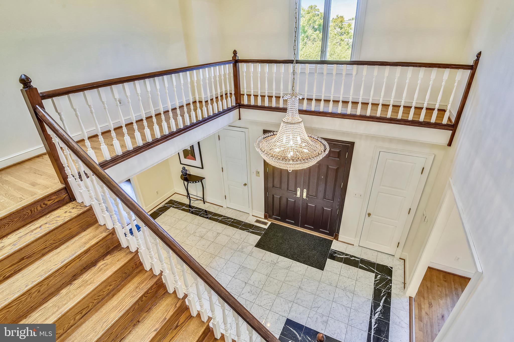10922 Brent Road Potomac, MD 20854 - Photo 3 of 36 Foyer View