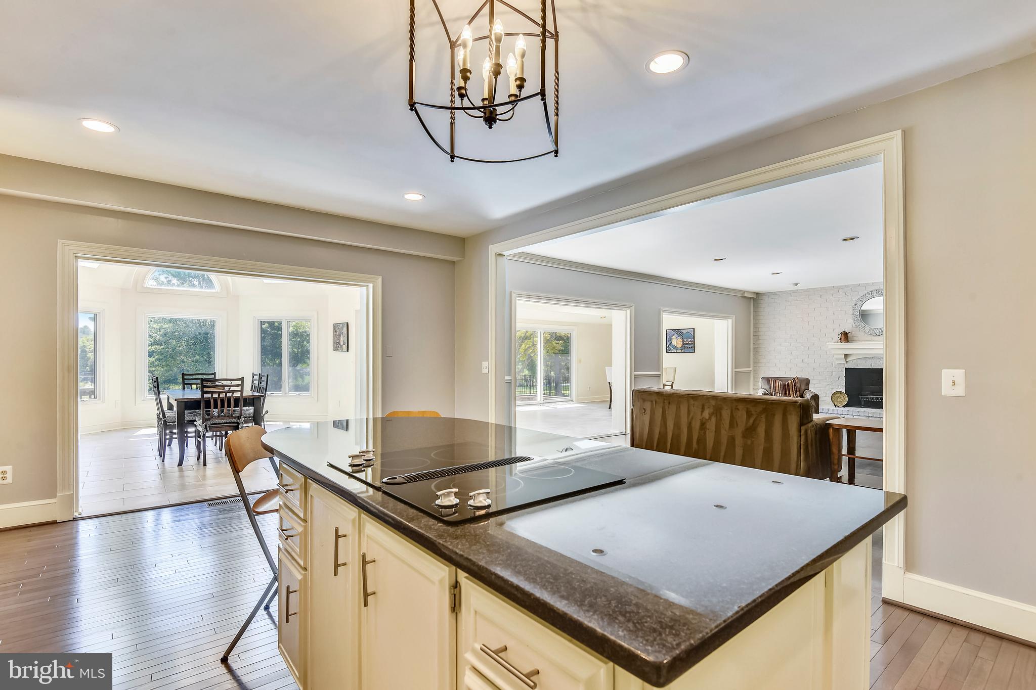 10922 Brent Road Potomac, MD 20854 - Photo 5 of 36