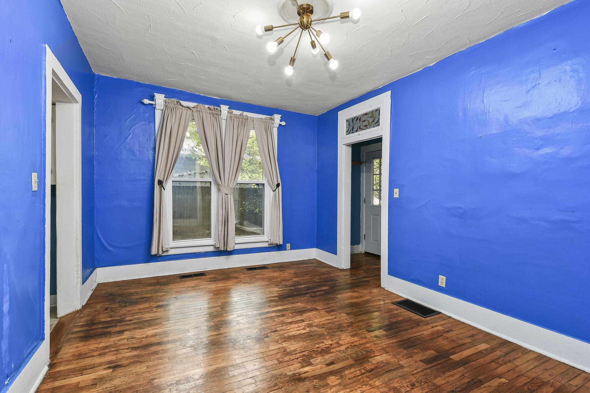 1908 North Robberson Avenue Springfield, MO 65803 - Photo 19 of 37 Dining Room