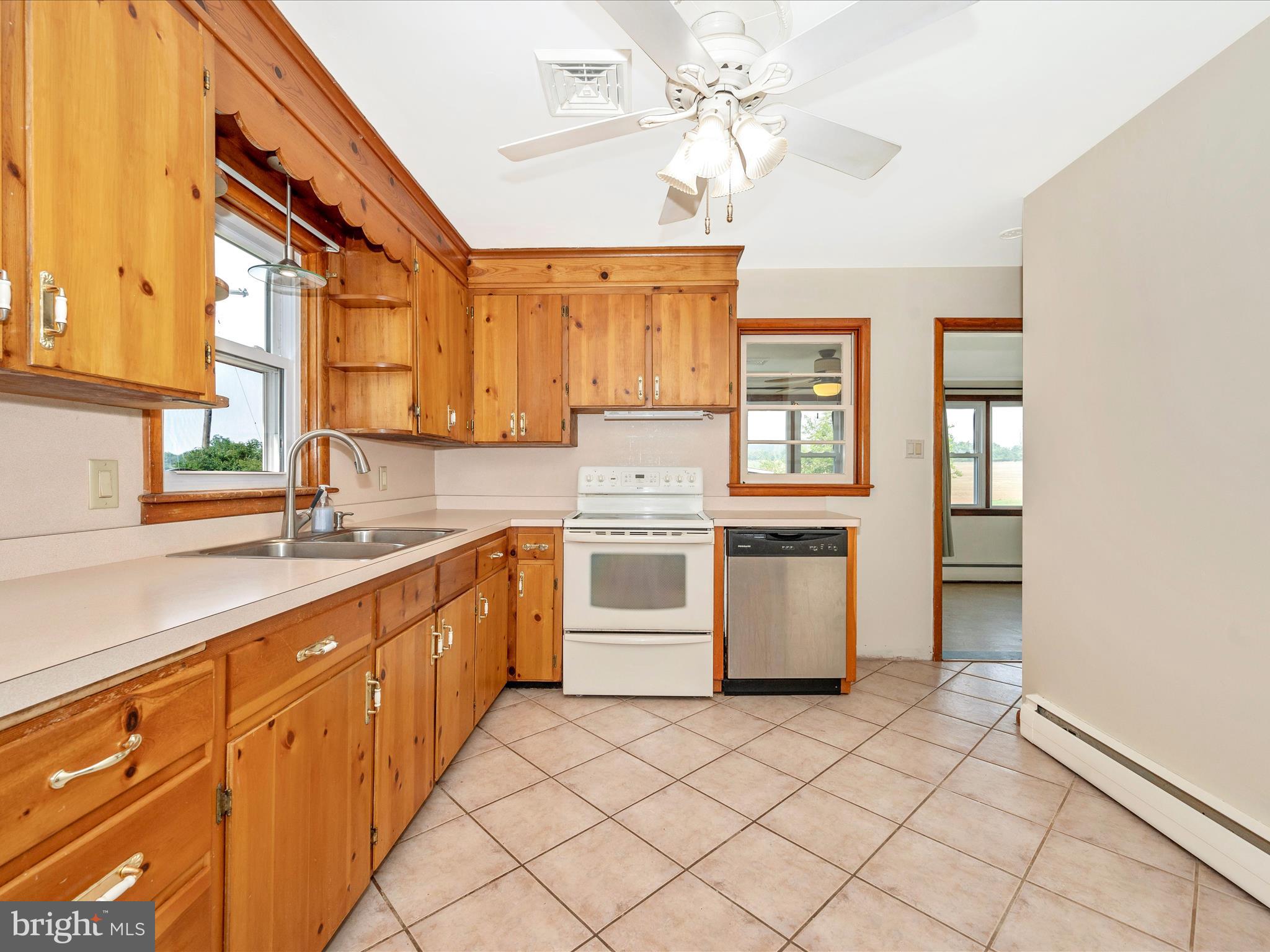 14054 Hoovers Mill Road Rocky Ridge, MD 21778 - Photo 11 of 56 Kitchen